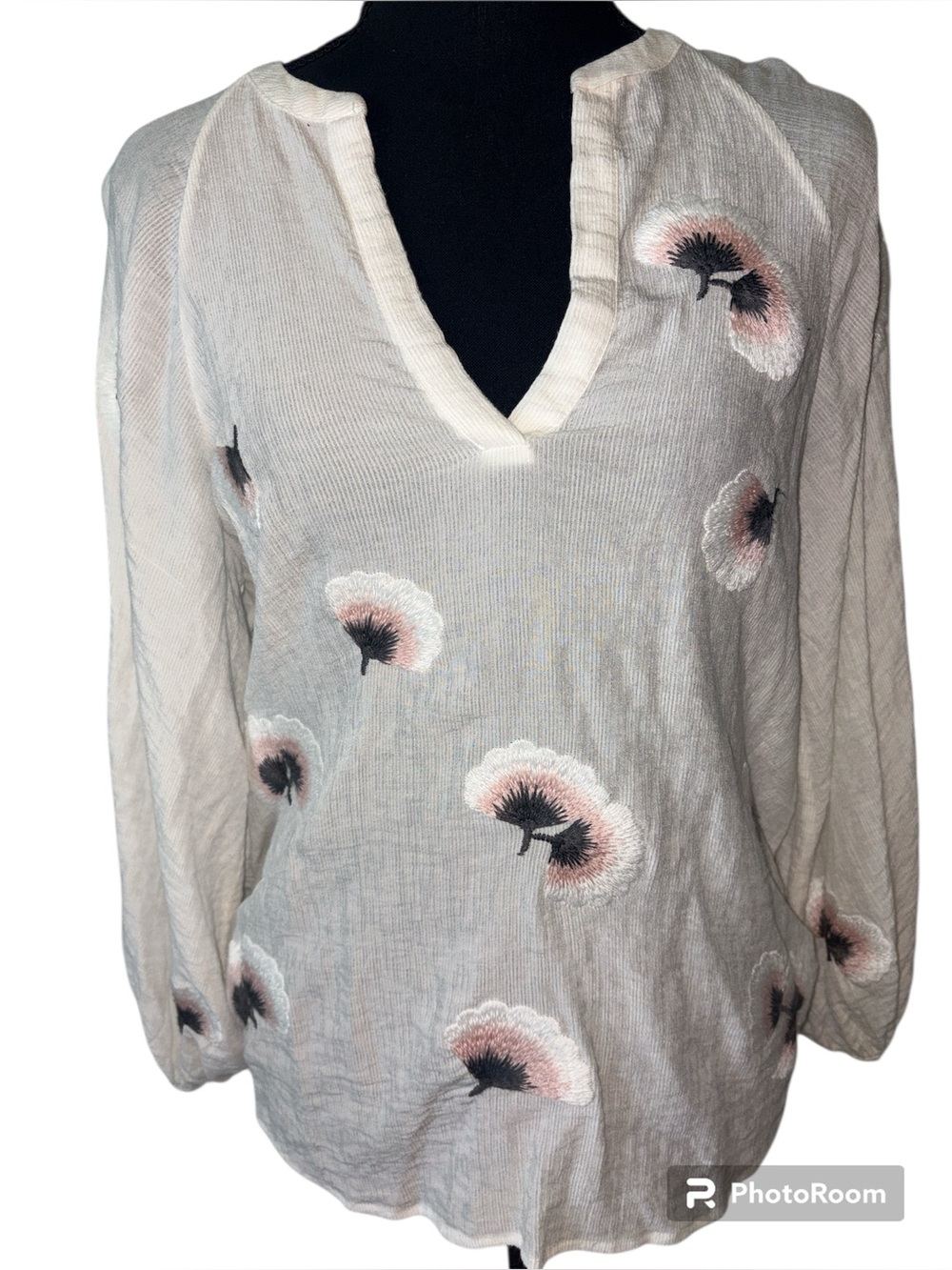 Embroidered blouse brand mint velvet, size 8
